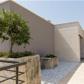 Luxury 5-Bedroom Villa with Sea-Views and Infinity Pool near Dubrovnik – Sleeps 10